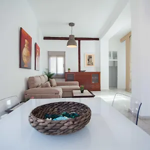 https://apartamentos-catedral-malaga.es-andalucia.com